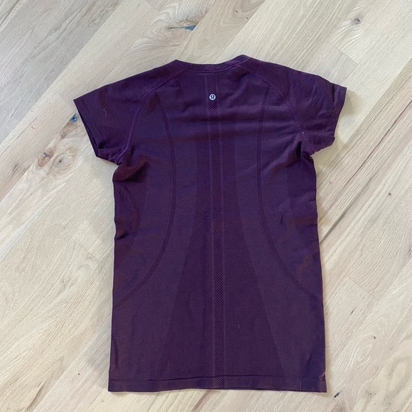 Lululemon swiftly tech short sleeve size 8 - Picture 3 of 7